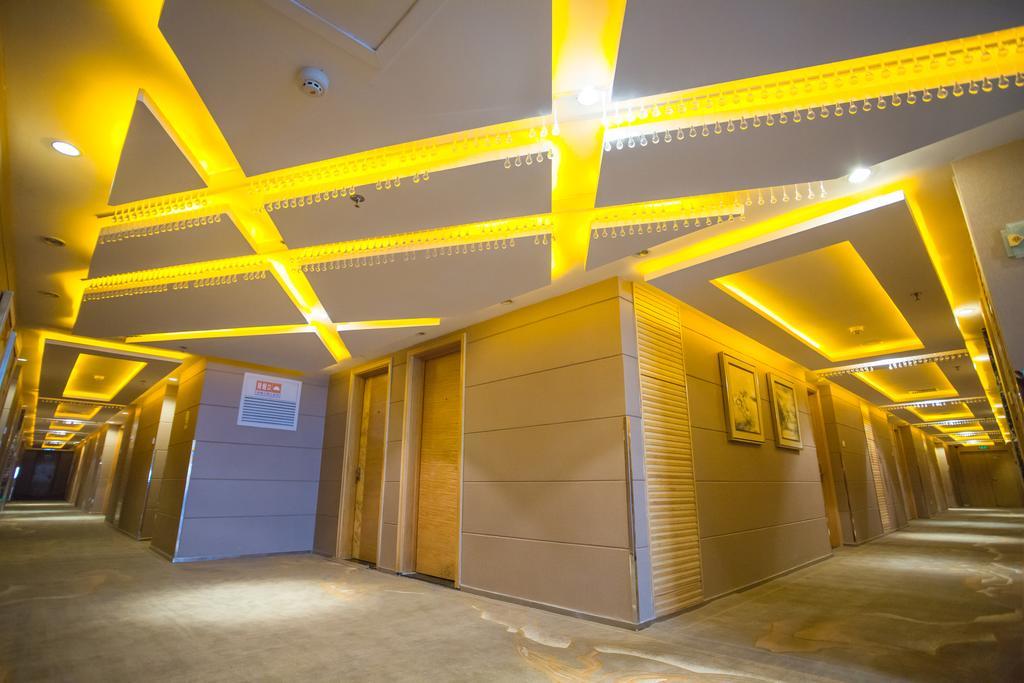 The Center Hotel Weihai Zewnętrze zdjęcie