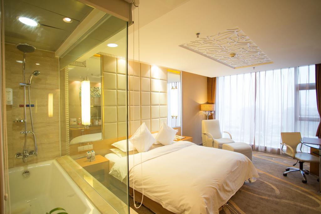 The Center Hotel Weihai Zewnętrze zdjęcie