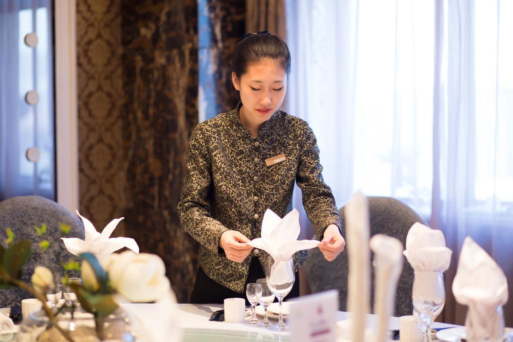 The Center Hotel Weihai Zewnętrze zdjęcie